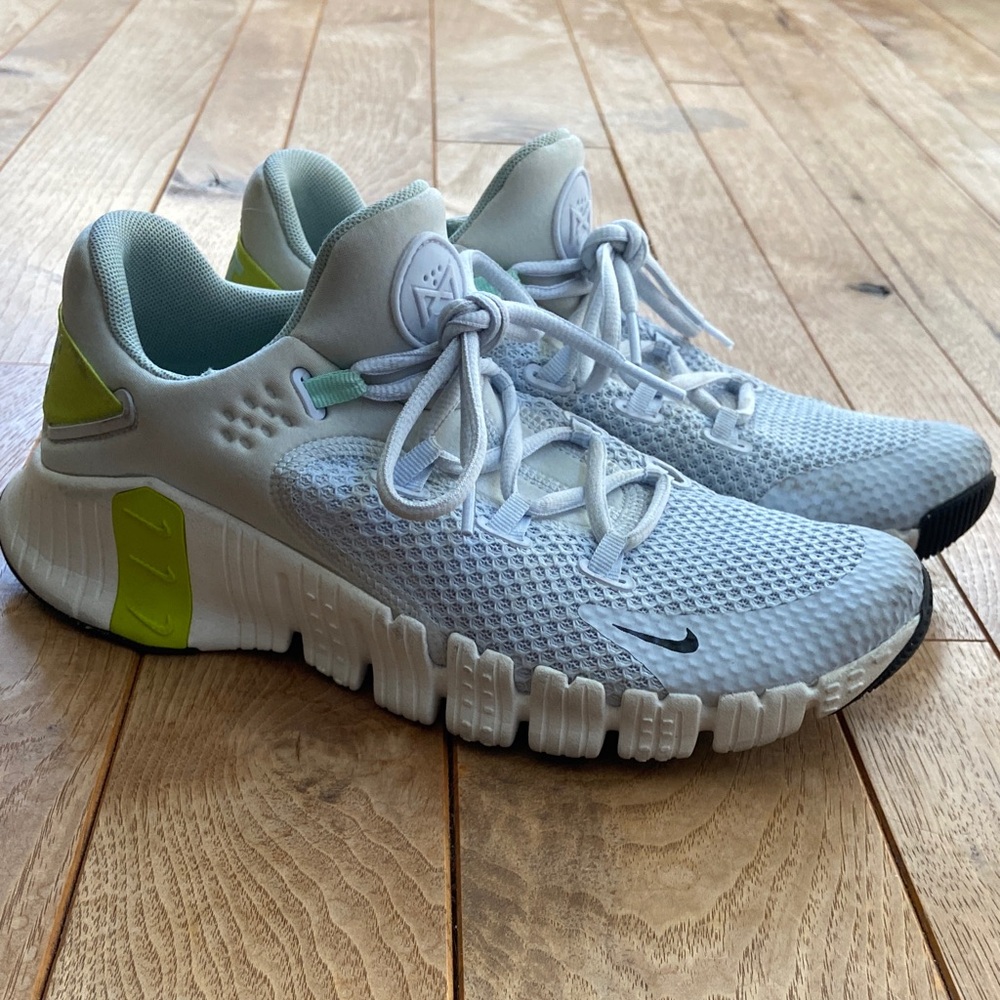 Nike Women’s Metcon 4 Sneakers - Baby Blue Sz 9